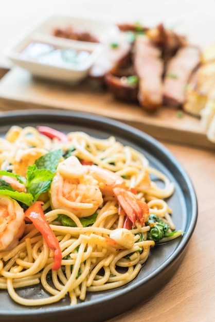 spaghetti épicé aux crevettes