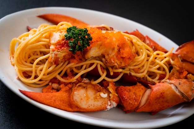 spaghetti de homard aux crevettes et oeuf