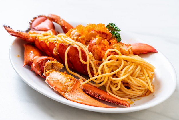 spaghetti de homard aux crevettes et oeuf