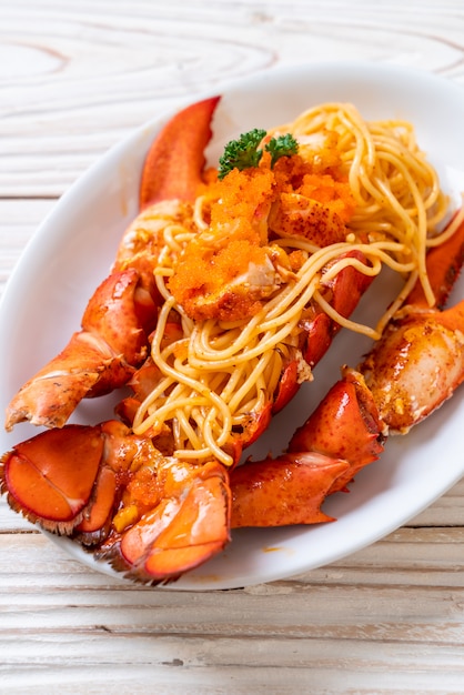 spaghetti de homard aux œufs de crevettes