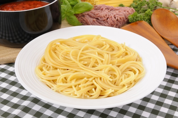 Spaghetti avec des ingrédients