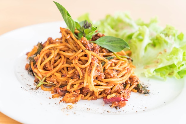 spaghetti de porc à la sauce tomates