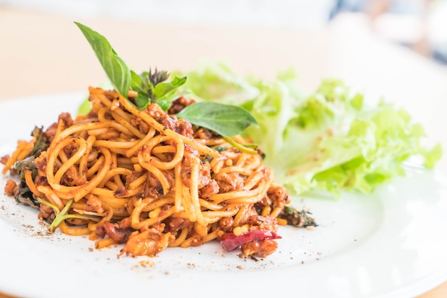 spaghetti de porc à la sauce tomates