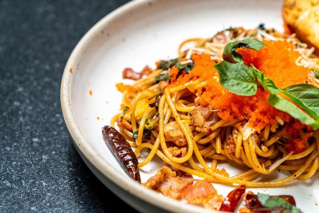 spaghetti sautés à l&#39;ail et aux œufs de crevettes