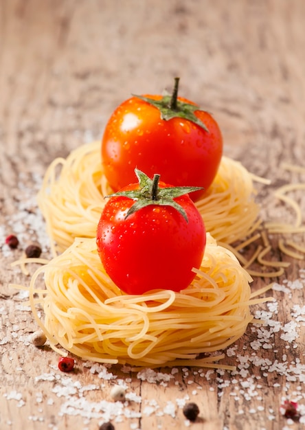 Photo spaghetti et tomate