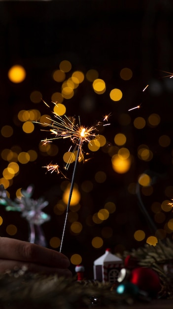 Sparkler dans les décorations du Nouvel An