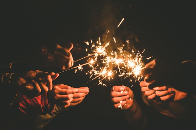 Sparklers dans la nuit