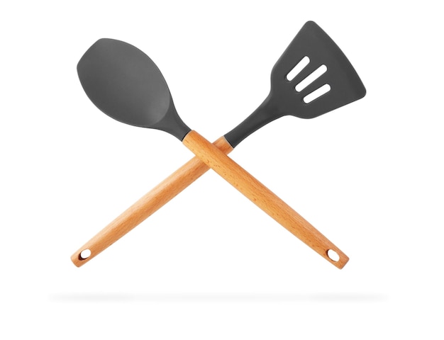 Spatule de cuisine sur fond blanc isolé