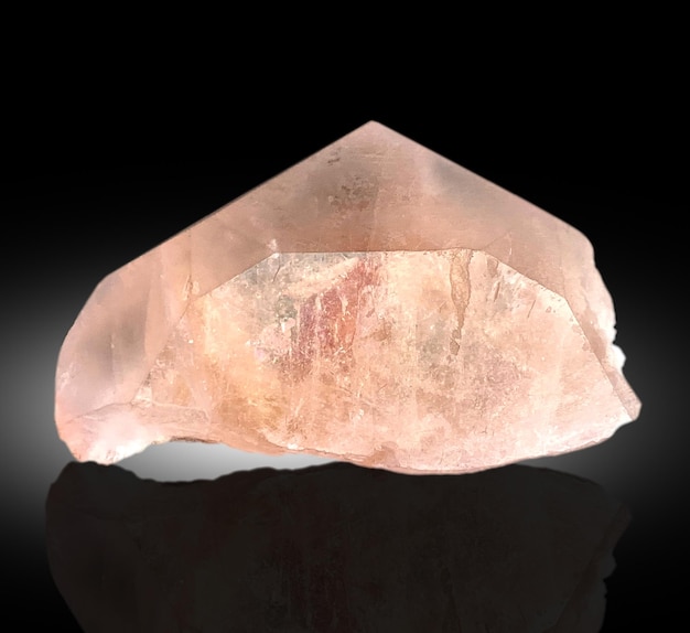 spécimen minéral de cristal de morganite provenant du Petch dara kunar en Afghanistan