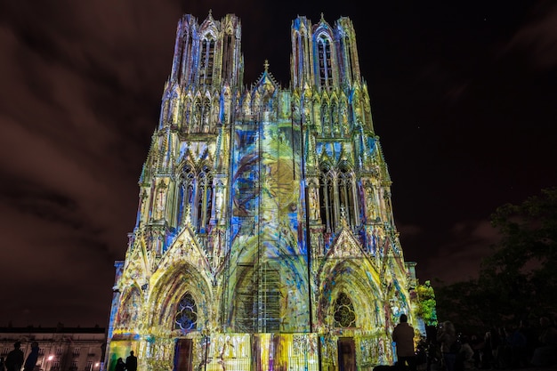 Photo spectacle de lumière à la cathédrale de reims