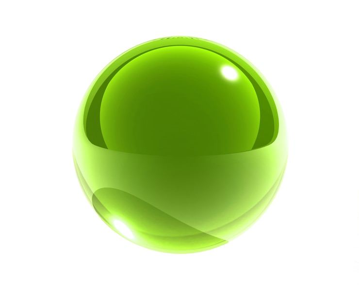 Photo sphère de verre vert brillant isolé