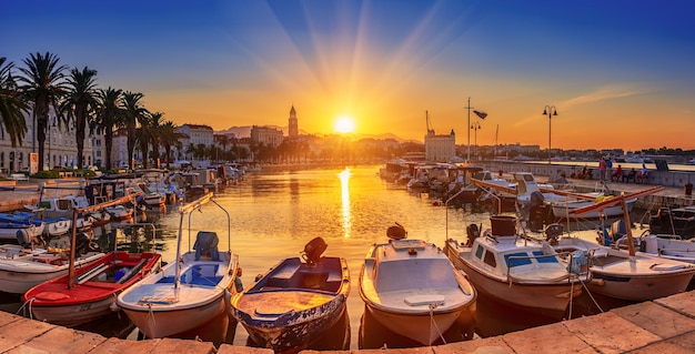 Split Croatie au lever du soleil