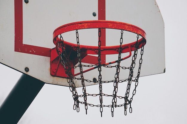 sport de basket dans la rue