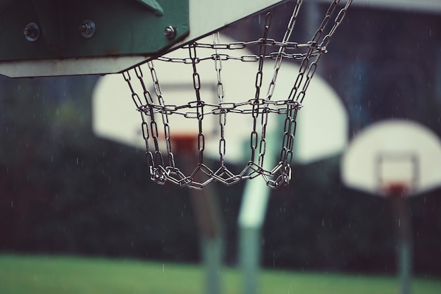 sport de basket dans la rue