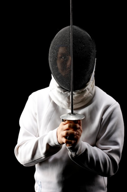 Sport d'escrime. Personne escrimeur avec épée