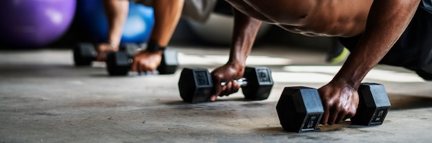 Les sportifs utilisant des haltères