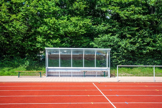 Stand de substitution de football dans le stade