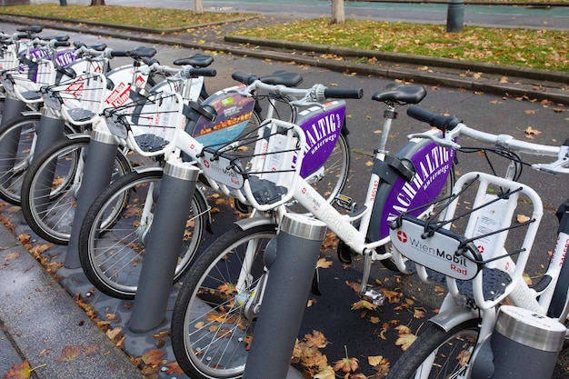 Station de location de vélos de ville à Vienne.