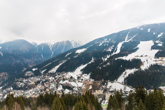 Photo station de ski de bad gastein en hiver montagnes enneigées autriche pays de salzbourg alpes autrichiennes nature et sport arrière-plan