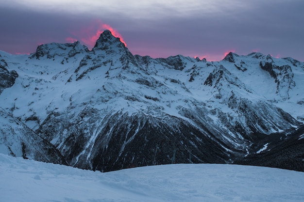 Station de ski Dombay en hiver, Karachay-Cherkessia, Russie