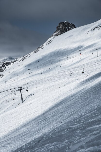 Station de ski Dombay en hiver, Karachay-Cherkessia, Russie