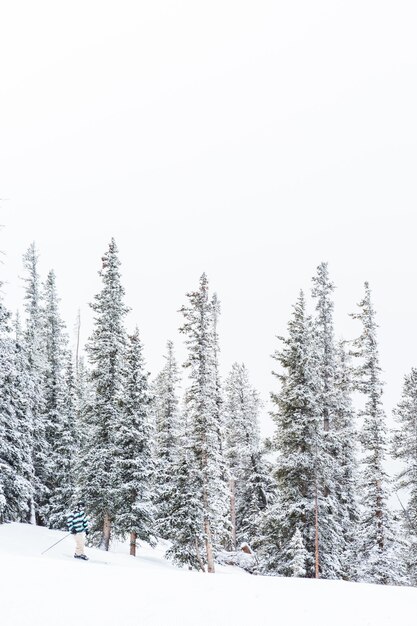 Station de ski à la fin de la saison après la tempête de neige dans le Colorado.