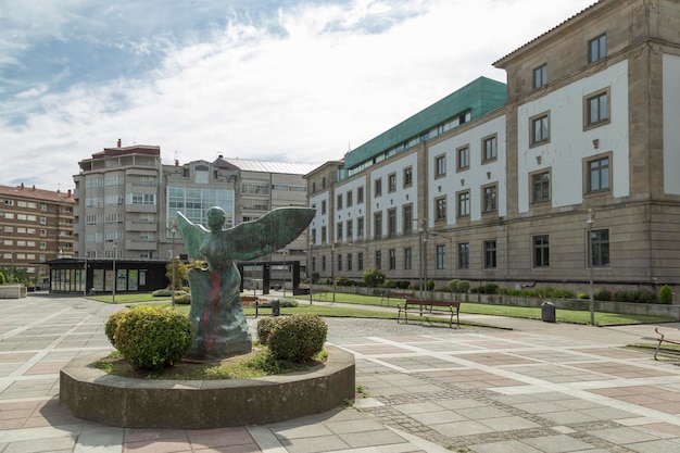 Statue de l'ange féminin à Pontevedra Galice Espagne
