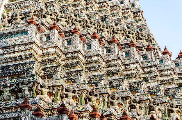 Statue de l&#39;ange gardien à Wat Arun.