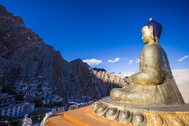 Statue de Bouddha au monastère d&#39;Hemis