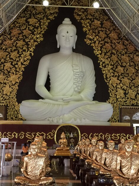 Statue de Bouddha dans le temple