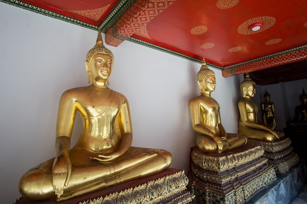 Statue de Bouddha d'or de Wat pho Themple à Bangkok, Thaïlande