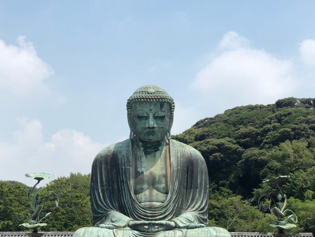 Une statue de Bouddha