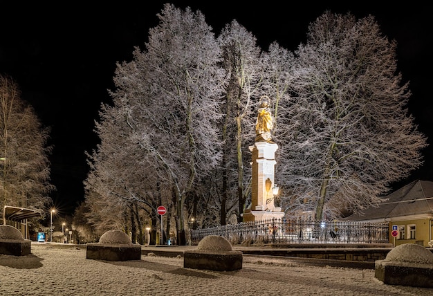 Statue de la colonne mariale de l'Immaculée à la ville Ruzomberok Slovaquie