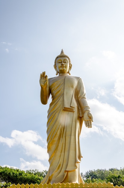 La statue dorée de Bouddha