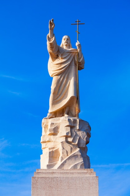 Photo statue du christ ressuscité à yessentuki russie