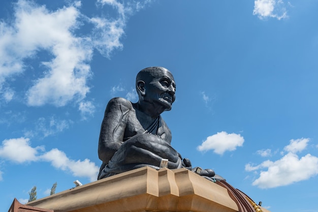 Statue du Grand Bouddha de Luang Pu Thuat dans le temple Huay Mongkol du district de Hua HinLe temple Huay Mongkol a consacré la plus grande statue de Luang Pho Thuat au monde