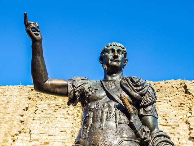 Statue de l'empereur Trajan HDR