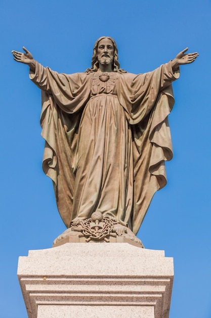 Statue extérieure de Jésus