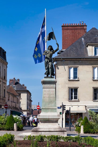 La statue de Jeanne d'Arc à Compiègne.