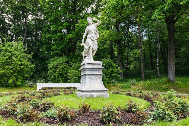 Statue de Marie Adélaïde de Savoye Duchesse de Bourgogne. Uzutrakis, Lituanie