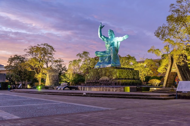 Statue de la paix dans le parc de la paix de Nagasaki Nagasaki Japon