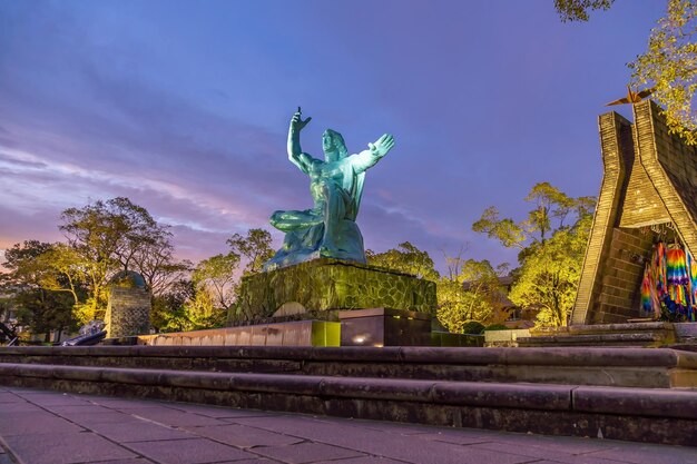 Statue de la paix dans le parc de la paix de Nagasaki Nagasaki Japon