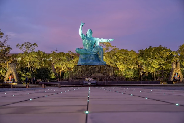 Statue de la paix dans le parc de la paix de Nagasaki Nagasaki Japon