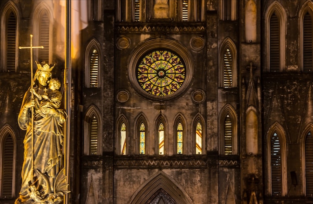 Statue de Regina Pacis, Cathédrale St Joseph, Hanoi