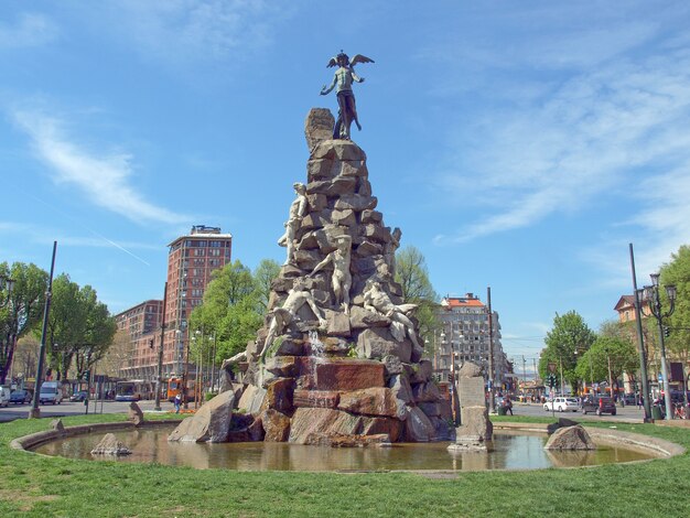 Photo statue de traforo del fréjus, turin