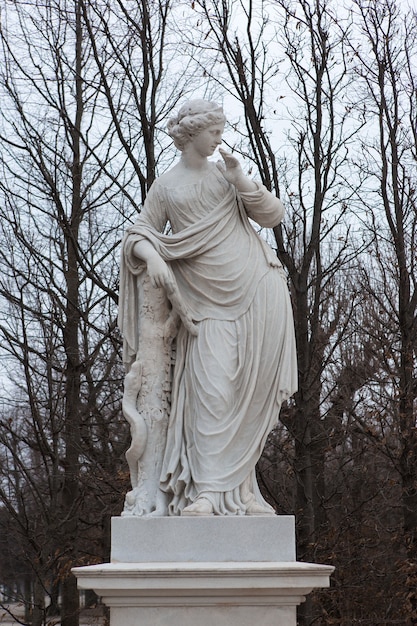 Statue de Vienne Autriche dans le parc du château de Schönbrunn