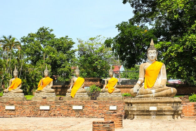 Photo statues de bouddha à ayutthaya