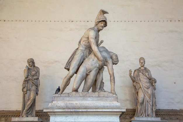 Statues de l'empereur romain et du mot vatican