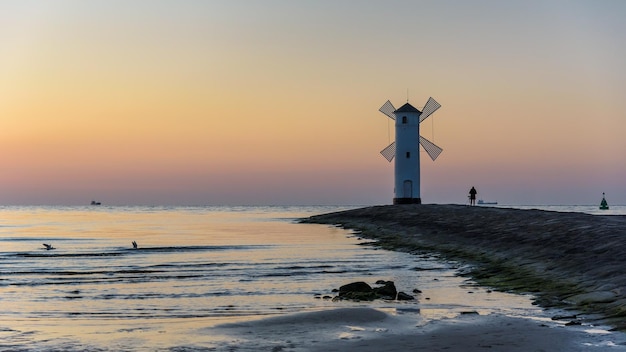 Stawa Mlyny un symbole officiel de Swinoujscie au crépuscule