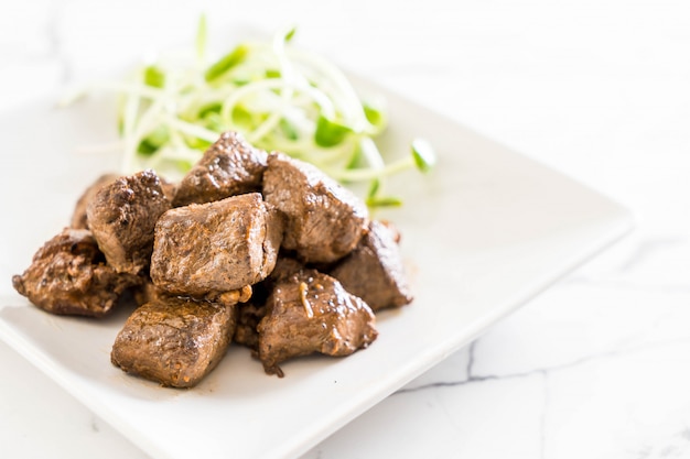 steak de bœuf aux légumes